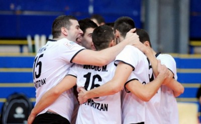 KADA BI SVI KAO ONI: Parni valjak gazi bez stajanja! Skor: 7:0! (VIDEO)