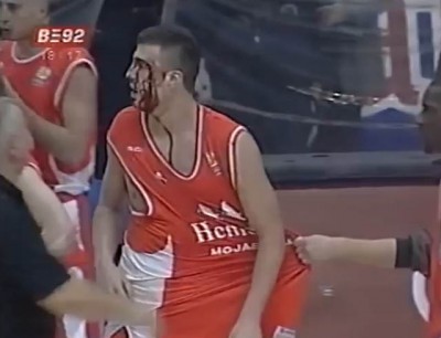 VREMEPLOV: Dan kada se umesto košarke na terenu Pionira gledao boks (VIDEO)