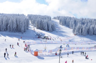 KOPAONIK: Februarsko skijanje upola jeftinije (FOTO)