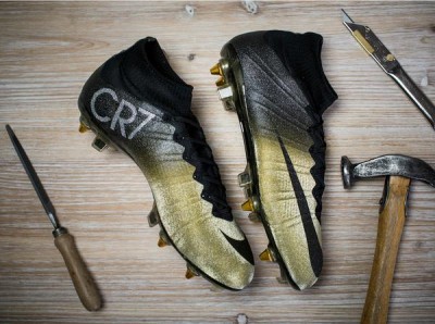 DA NE ULETE ‘PANTERI’ U TEREN: Ronaldo dobio kopačke optočene dijamantima