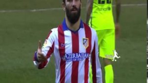 Ako ne dobijete faul, gađajte pomoćnog kopačkom