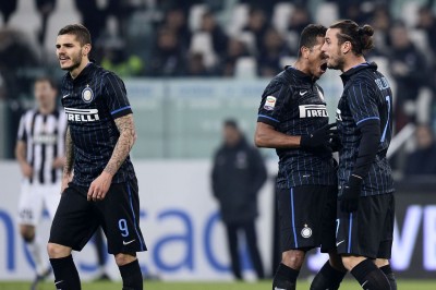 MA, ON JE CAR SVETSKOG FUDBALA: Bivša zvezda Serije A batalila loptu i otišla među rokere! (VIDEO)