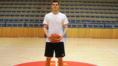 NOVI CENTAR CRNO-BELIH: Maštao sam da igram u Partizanu