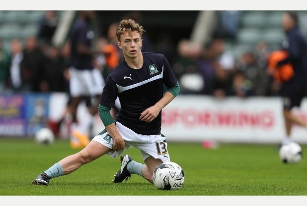 TO SAMO VAN GAL ZNA: Ko je momak koji je umesto u Plimut, stigao u Junajted u ‘5 do 12’!? (VIDEO)