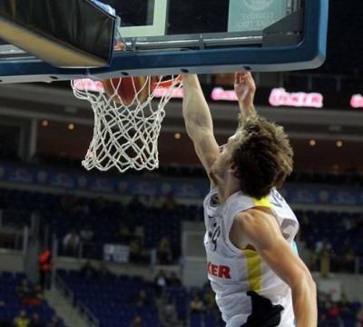 ČEŠKI HELIKOPTER PONOVO LETI: Ko može da zaustavi brutalnog Jana Veselog?! (VIDEO)