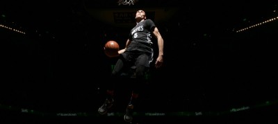 PUCAJU OBRUČI: Zek Lavin monstruozno prikucao ali-up (VIDEO)