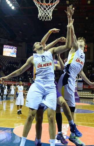 KOŠARKAŠKA UMETNOST: Bjelica od koša do koša (VIDEO)