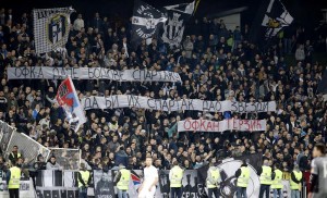 OPSADA: Grobari okupirali Banovo Brdo (VIDEO)