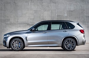 ŠTA MISLITE PO KOJOJ CENI? Najskuplji BMW X5 M pronašao svog kupca na 52. salonu automobila u Beogradu! (FOTO)