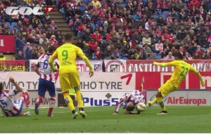 KAO NAJDOSKI I ABIDAL: Podmetnuo glavu gde niko ne bi nogu (VIDEO)