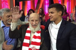 PREDIVAN GEST: Moskovski Spartak misli na svog najstarijeg, 102-godišnjeg navijača!