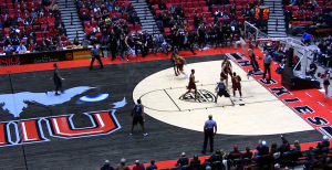 ZEMLJOTRES: Kada zakucava košarkaš srpskog porekla on ruši sve pred sobom! (VIDEO)