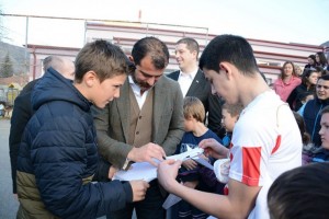 KINDER+SPORT: Deki Stanković ugostio mališane iz Srbije i zaigrao sa njima!