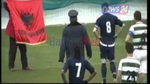 Srbin oteo huliganu zastavu Velike Albanije