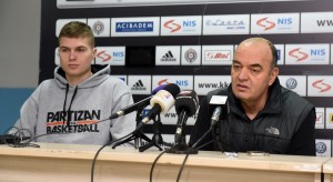 FOTOGALERIJA: Na konferenciji za novinare Partizana nije imala gde igla da padne (FOTO)