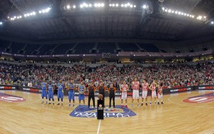 ARENA POLUPRAZNA, ALI: Za rođendan – trojke! (VIDEO)