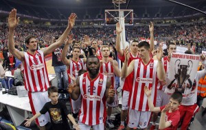 GORI INTERNET: Ljubimac Delija peva veliki hit Džeja Ramadanovskog (FOTO) (VIDEO)