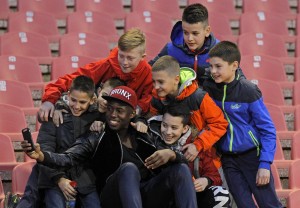 VESELI SENEGALAC: Evo kako je Mbođ proslavio nerešeni ishod na Banovom Brdu (FOTO)