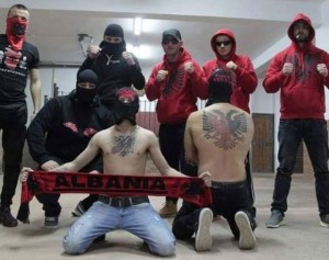 ALBANSKI HULIGANI JAVNO: Srbi, ne dolazite, zapalićemo vas!