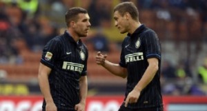 SERIJA A: Igrači Udinezea crveneli, Vidić krvario, Podolski konačno pogodio, a Inter pobedio! (VIDEO)