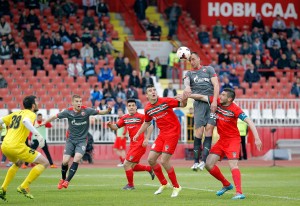 BURA U DRUGIH 45 MINUTA: Za četvrt sata tri gola, Zvezda vodi 2:1 (VIDEO)