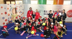 MALIŠANI UPOZNALI IDOLE: Srpske teniserke razmenile udarce sa naslednicima (FOTO)