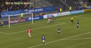 LEPOTA FUDBALA: Najveći promašaj ili najbolji klizeći ikada!? (VIDEO)