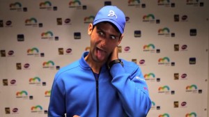 TOTALNO DRUKČIJI OD DRUGIH: Ko je naterao Novaka da napravi najsmešniju grimasu? (VIDEO)