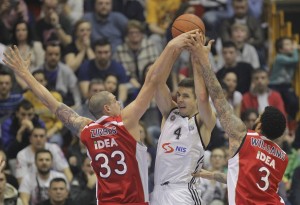 GOLICA MAŠTU NAVIJAČIMA: Zvezdinom strancu se mnogo sviđa u Beogradu (FOTO)