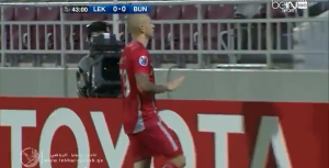 JEDNA SAMO ZA MAJSTORA: ‘Zacarinio’ loptu i vrteo se po terenu, a onda je usledila magija! (VIDEO)