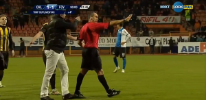 PENAL RULET: Gazda jurio sudiju i pokušao da prekine utakmicu svog tima (VIDEO)