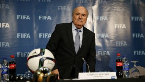 OGLASIO SE: Sep Blater razočaran ponašanjem saradnika, ali pozdravlja istragu