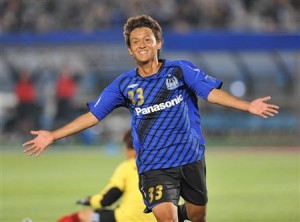 UPECAO ‘KAPITALCA’: Takaši Usami prodavao stare fore i postigao najlukaviji gol sezone (VIDEO)