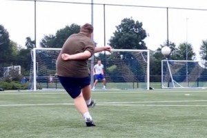 IZGLED VARA: Da li biste ikada pomislili da je ON precizniji od Markeca, Balotelija i ostalih napadača Liverpula!? (VIDEO)