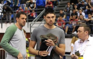 ‘OPLJAČKANI SMO’: Crnogorci digli glas, na mrežama osuli paljbu zbog tri prsta Nikole Vučevića! (FOTO)