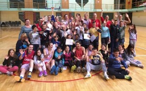 DRUŽENJE SA NAJMLAĐIMA: Reprezentativke Srbije se družile sa mališanima