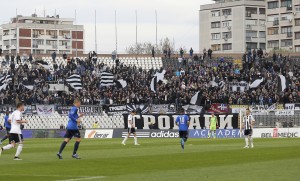 FOTOGALERIJA: Grobari uživali u pobedi fudbalera, pa otišli na košarku