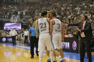 KAČENJE: Pavlović i Kalinić na ivici incidenta (FOTO)