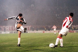 SEĆANJA: Derbi Partizana i Zvezde u polufinalu Kupa Jugoslavije večno će se pamtiti  (VIDEO)