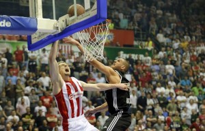 SEVAJU VARNICE U PIONIRU: Blažićev šamar Milutinovu, Vilijams Murića hvatao za vrat! (FOTO)