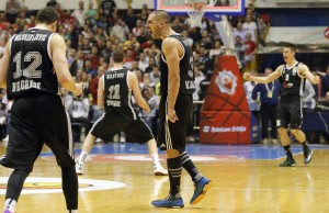 CRNO-BELI ‘ODBOJKAŠI’: Milutinov je odlučio meč rampom, ali Đumićeva blokada je još brutalnija! (VIDEO)