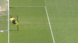 KAKAV DANAK NEISKUSTVU: Neviđeni kiks Dijega Lopeza, ali da li je sudija pogrešio? (VIDEO)