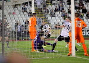 FOTOGALERIJA: Veliko slavlje igrača Partizana i zanimljiva poruka navijača