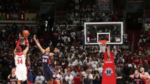 NBA: ‘Istina je negde tamo’, Pol Pirs srušio Hokse sa zvukom sirene, ‘maskirani’ Konli bolji od Karija