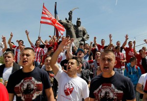 TO JE LJUBAV! Delije napravile feštu u Gračanici, kakav doček za crveno-bele! (FOTO)