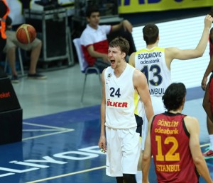 TURSKA: Bogdan i Nemanja uz podršku Jana doneli Feneru polufinale