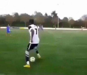 DRIBLANJE U MESTU: Više mu neće pasti na pamet da ovo ponovi (VIDEO)