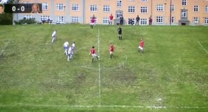 OVO JE VEĆ UMETNOST: Kako ukrotiti loptu koja stalno beži niz brdo (VIDEO)