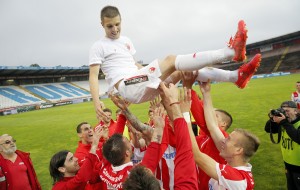 FOTOGALERIJA: Lazovićev oproštaj i pitanja Delija za upravu (VIDEO)