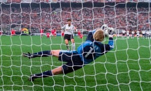 VREMEPLOV: Čuveni susret golmanskih veličina posle finala SP 2002 koji tera na suze! (FOTOUBOD)